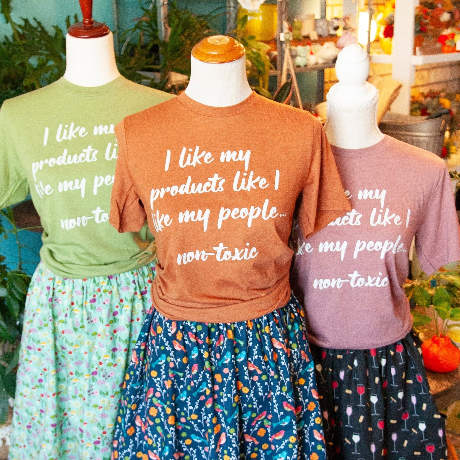 T-SHIRTS & SWEATSHIRTS